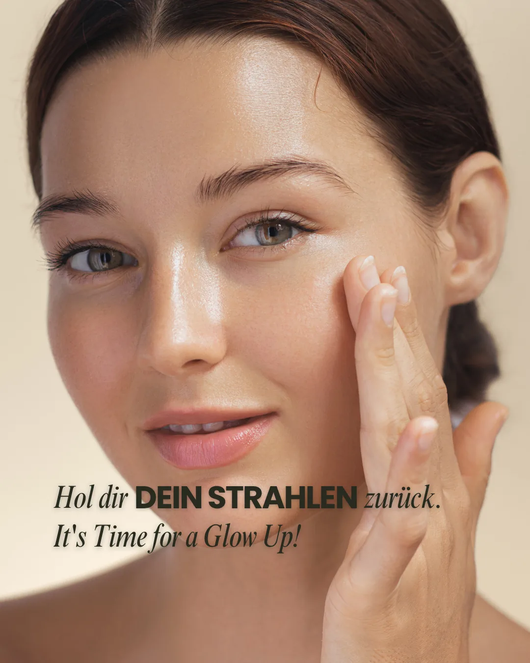 Die Sonne strahlt zwar wieder am Himmel, aber dein eigener Glow lässt noch auf sich warten? ☀️
Oft verliert unser Teint sein natürliches Strahlen durch kleine „Glow-Killer“ wie Feuchtigkeitsmangel, Stress oder abgestorbene Hautschüppchen.
Das Gute ist: Das lässt sich schnell ändern. Mit den richtigen Treatments bringen wir deine Haut wieder zum Strahlen – für ein frisches Aussehen, das man dir nicht nur ansieht, sondern das du auch spürst. ✨
Vereinbare jetzt einfach einen Termin für dein persönliches Beratungsgespräch und wir finden den perfekten Glow-up-Plan für dich. 📅
#SchöneHaut #Glow #Hydration
Bilder und Text mit Unterstützung von KI erstellt.